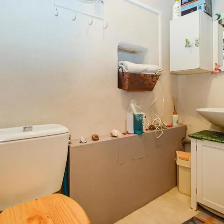 Amazing In With 3 Bedrooms *